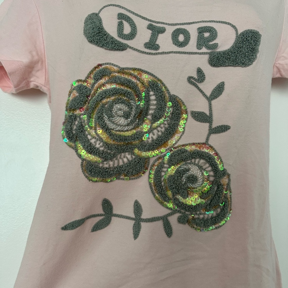 Dior Vintage Pink Tee with Sequined Rose Motif - Picture 5 of 14